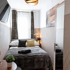 Hostel Clicktheflat Conrada